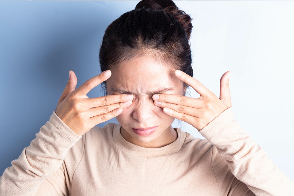 What Causes Gritty Eyes & How to Find Relief